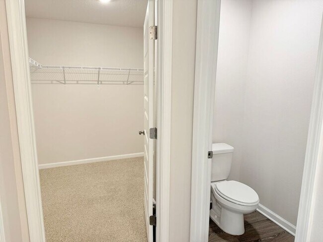 Building Photo - 5320 Peach Dr