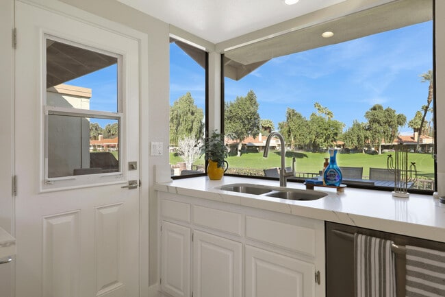 Building Photo - 236 Castellana S