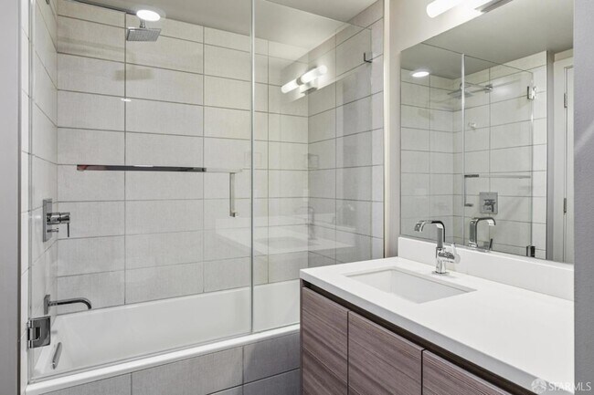 Building Photo - 708 Long Bridge St