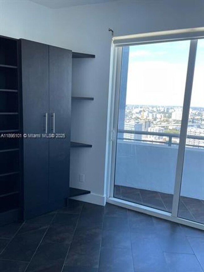 Building Photo - 60 SW 13th St