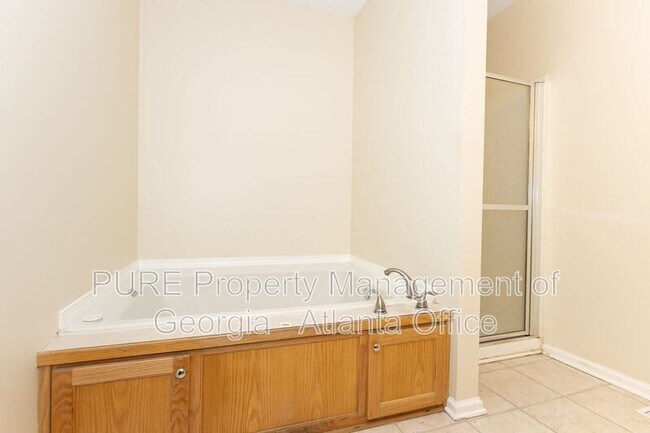 Building Photo - 50 Indian Springs Dr NE