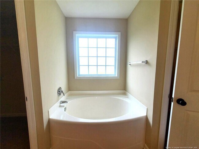 Building Photo - 265 Carolina Oaks Cir
