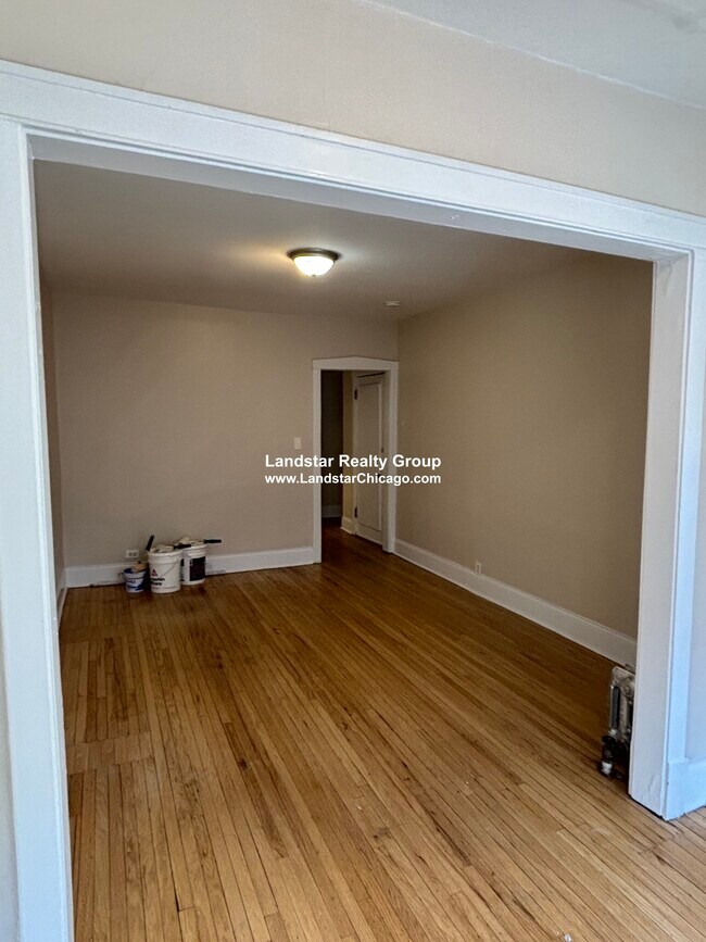 Building Photo - 552 Elmwood Ave