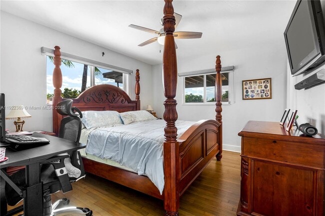 Building Photo - 7915 SW 23rd St