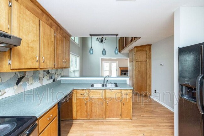Building Photo - 7712 Breaker Point Ct