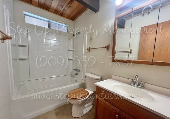 Building Photo - Cozy 3 Bed Mi Wuk Home Minutes from Lake &...