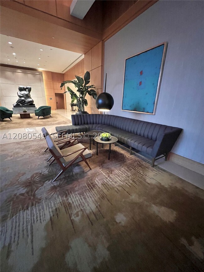Building Photo - 1435 Brickell Ave