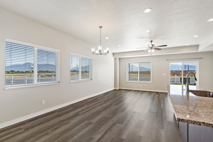 Building Photo - 2977 S 3525 W