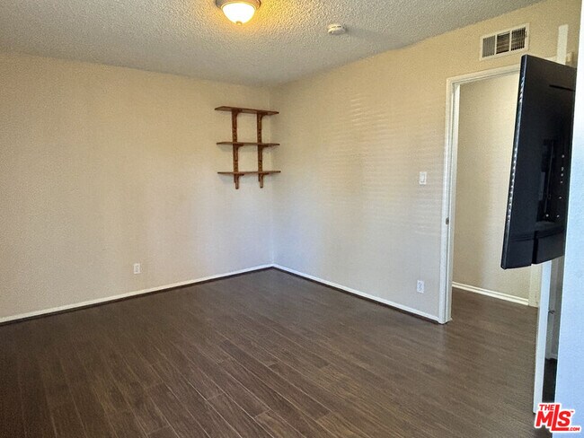 Building Photo - 16312 Itasca St