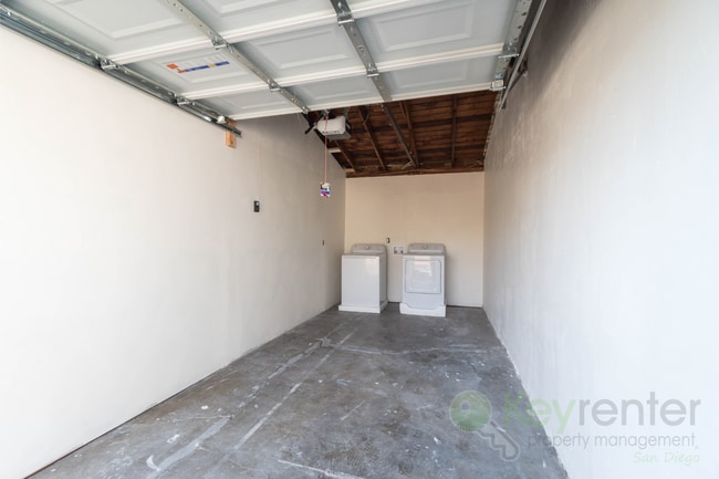 Building Photo - Beautifully Renovated 2BD | 1.5BA Duplex –...