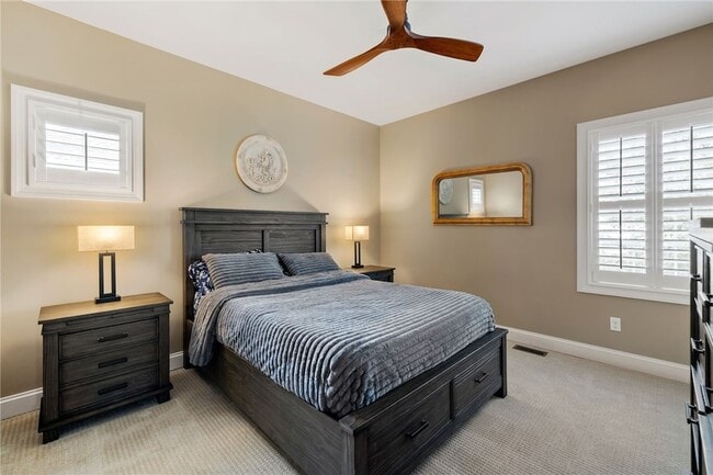 Building Photo - 261 1st St