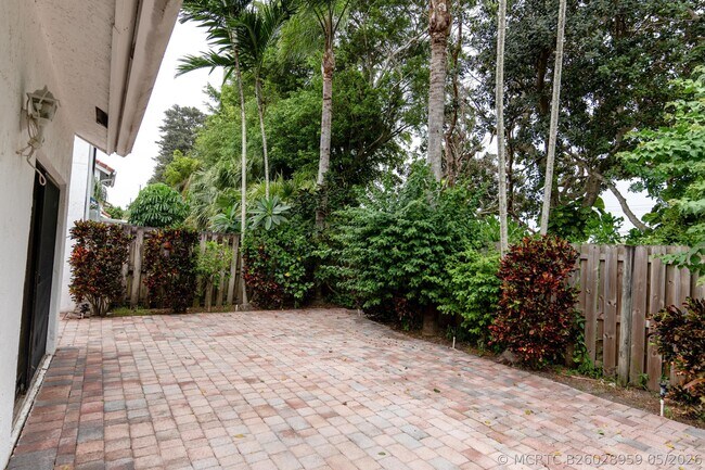 Building Photo - 21712 Wapford Way