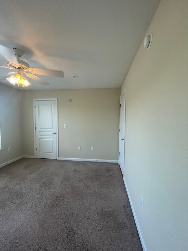 Building Photo - 18-1825 Whittaker