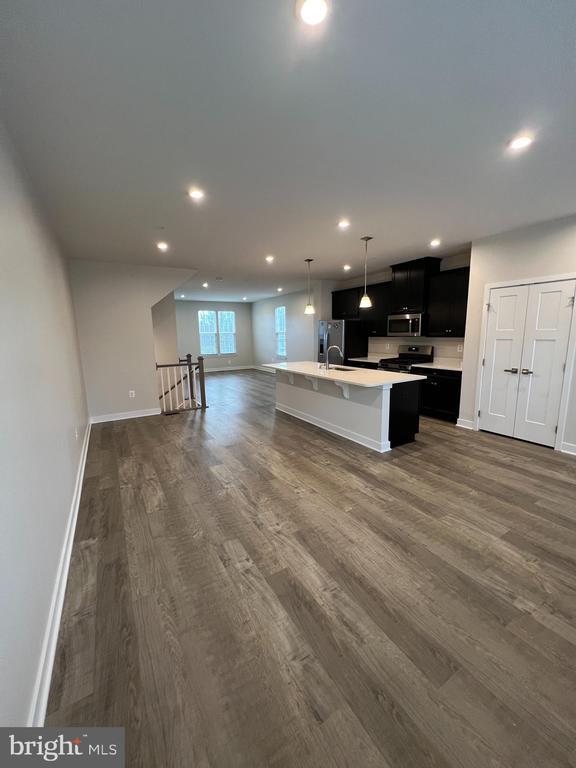 Building Photo - 1550 Adamson Wy