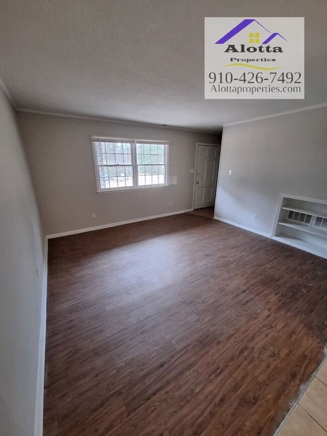 Building Photo - 4214 S Dowfield Dr