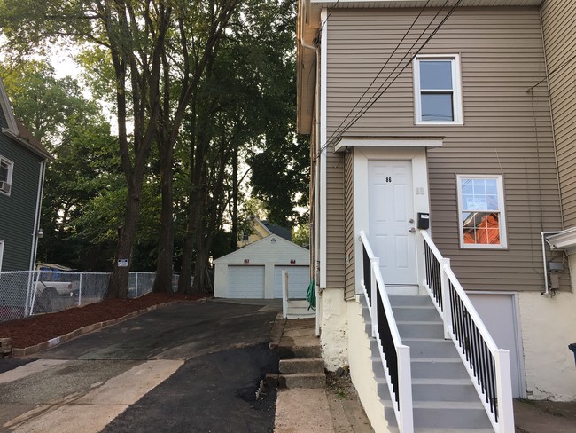 Building Photo - 86 Adeline St