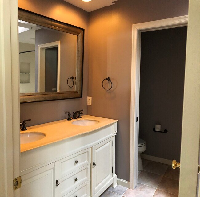 master bath - 752 Howards Loop