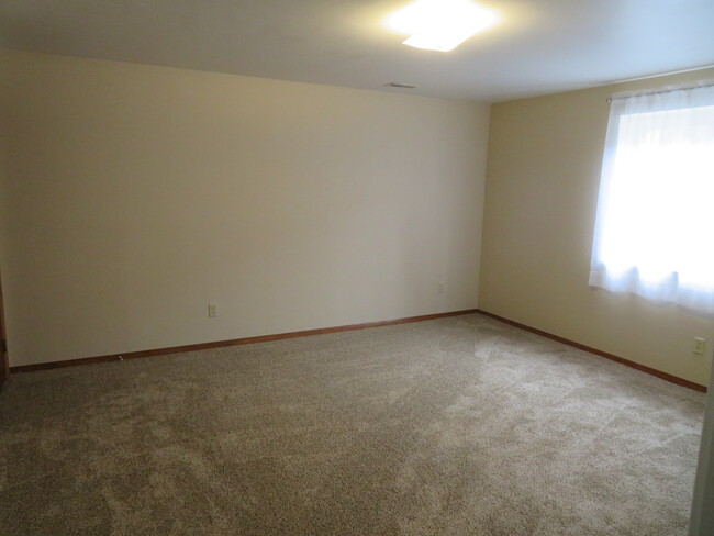 Building Photo - 6135 Amber Way