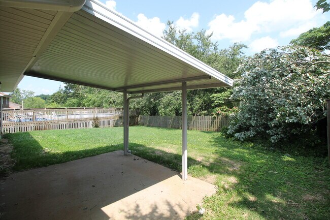 Building Photo - 316 Squires Rd