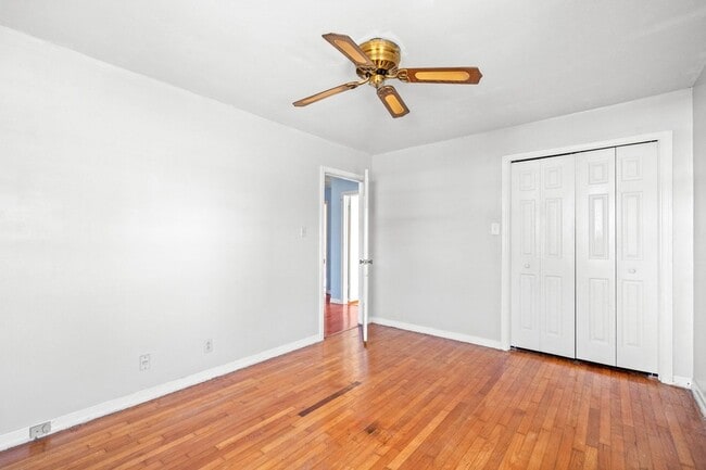 Building Photo - 2741 Clinton Cir