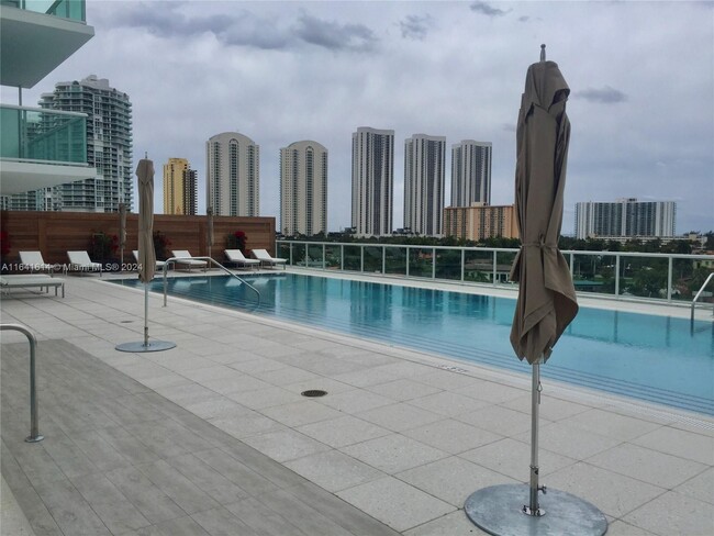 Building Photo - 400 Sunny Isles Blvd