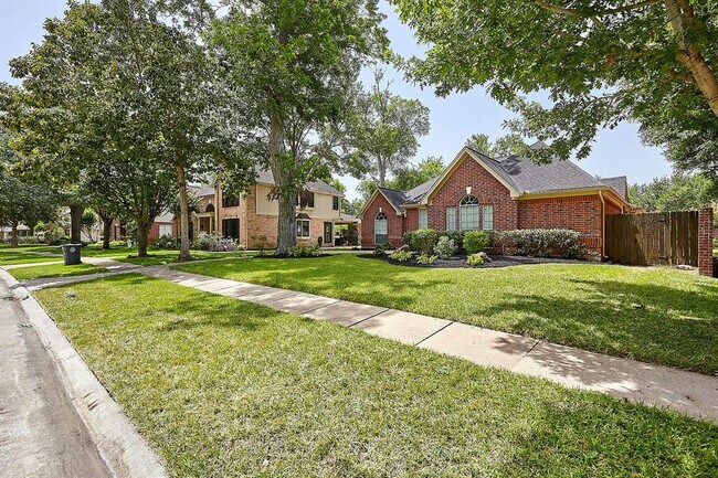 Building Photo - 6734 Wildacre Dr