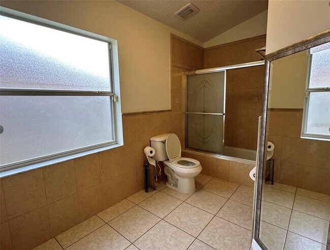 Building Photo - 10707 Flycast Cir