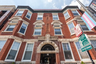 Building Photo - 3414 N Halsted St