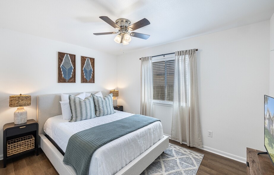 Building Photo - 3819 Westfield Dr