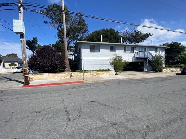 Building Photo - 1102 6th Street