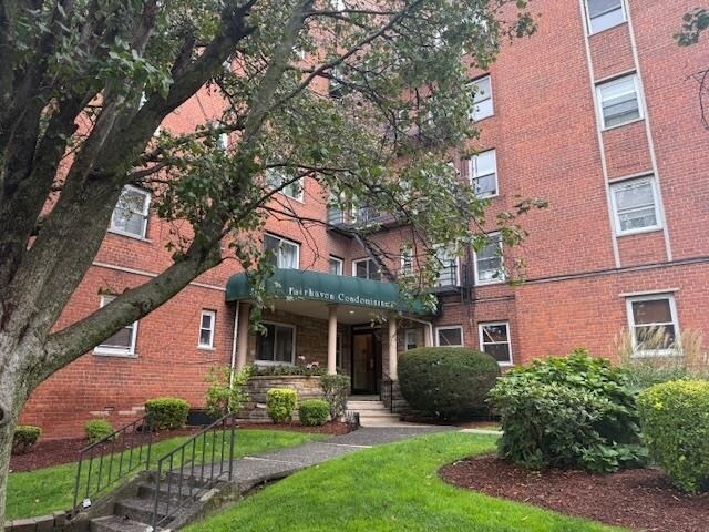 Primary Photo - 210 Woodcliff Ave