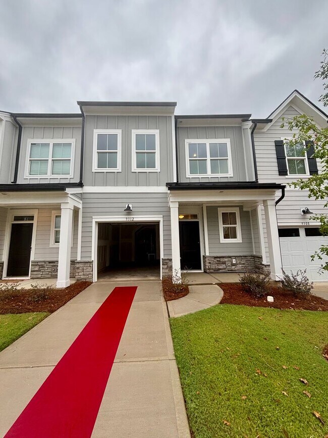 Primary Photo - Beautiful, New Construction Townhouse in G...