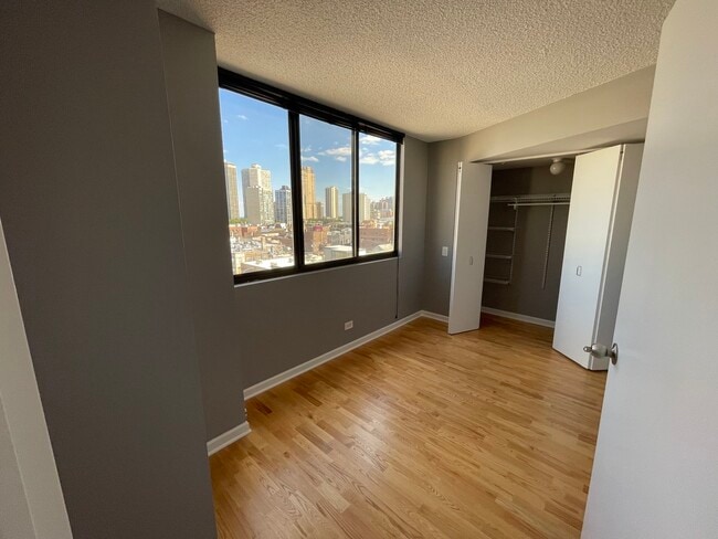 Building Photo - 2800 N Orchard St