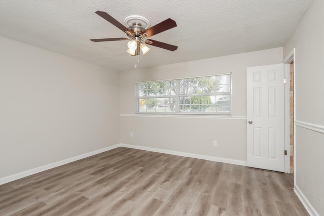 Building Photo - 1195 Cotton Rd NE