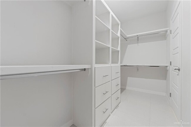 Building Photo - 28 Ozark Ave