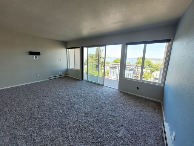 Building Photo - Southside Condo with a View - 1 Bedroom - ...
