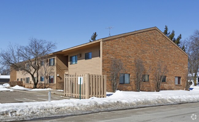 Building Photo - Winsted Park Apartments