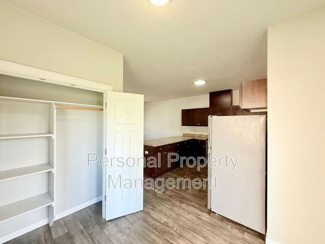 Building Photo - 12600 NE 49th St