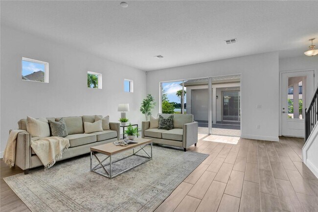 Building Photo - 13640 McMillan Dr