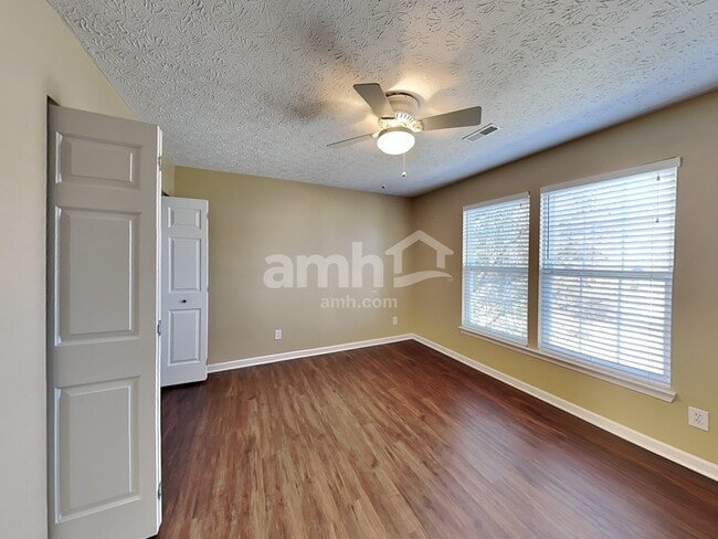 Building Photo - 285 Coyote Dr