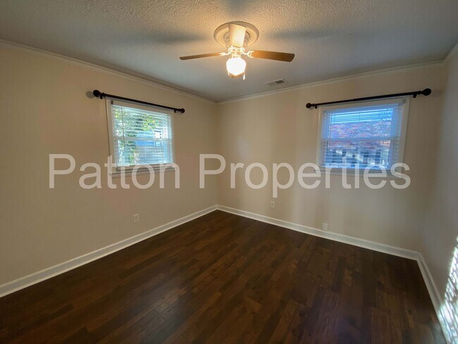 Building Photo - Rosewood Home