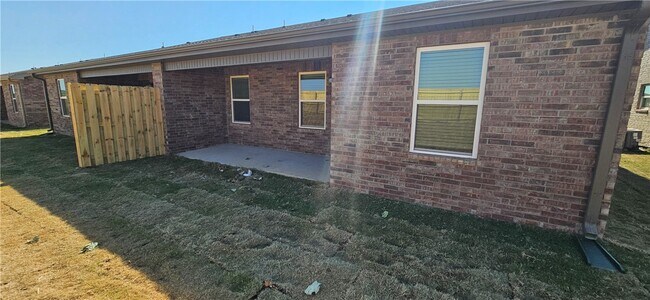 Building Photo - 514 NW 69th Ave