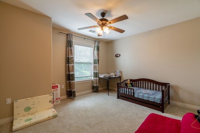 Building Photo - Furnished beautiful 4bd/2.5bth home located in the Clabber Creek Subdivision!! Open to various le...