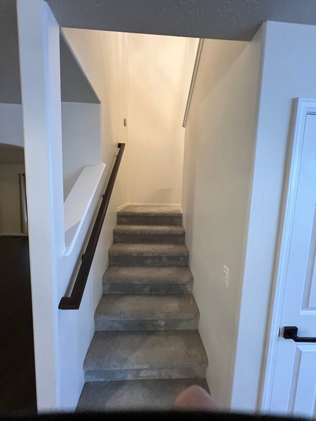 Building Photo - 173 E Moskee St