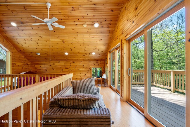 Building Photo - 537 Mossy Hill Rd