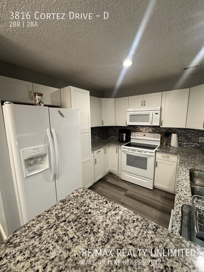 Building Photo - 3816 Cortez Dr