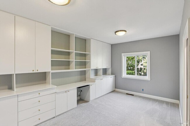 Building Photo - 32 Marin Bay Park Ct