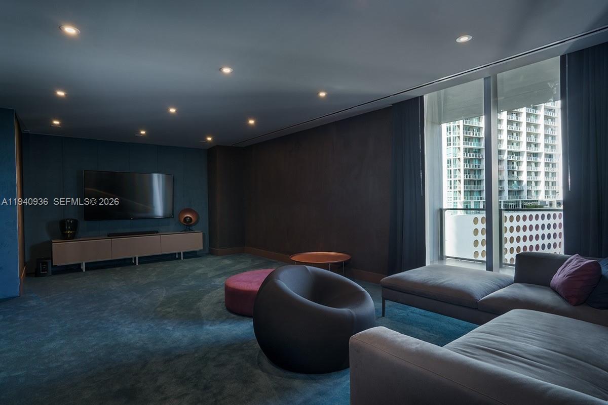 Building Photo - 68 SE 6th St