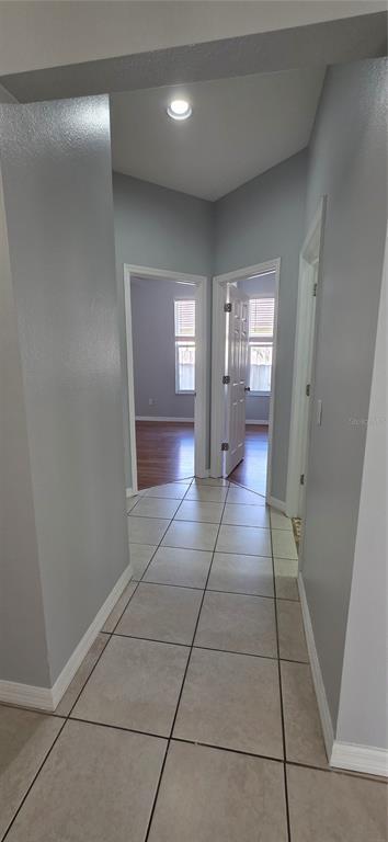 Building Photo - 1305 Lakehurst Way