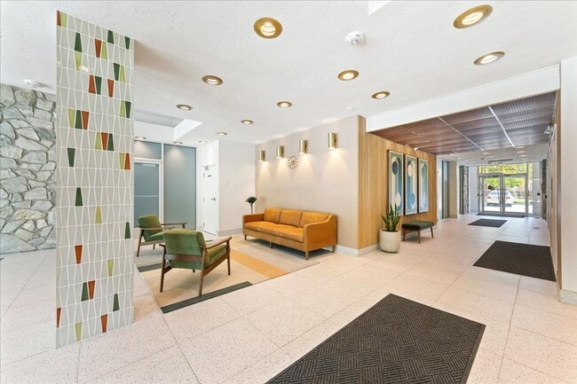 Building Photo - Stylish Imperial Plaza Condo in Prime Downtown Location